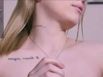 Monasteela  live sex cam