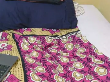 Petitepretti  live sex cam
