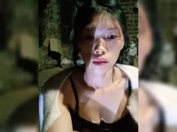 Sunny-Vietnamgirl  live sex cam