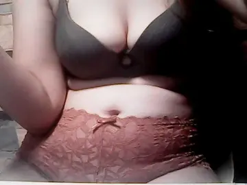 Extremelymilkyboobs  live sex cam