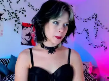 Maddie-veil  live sex cam