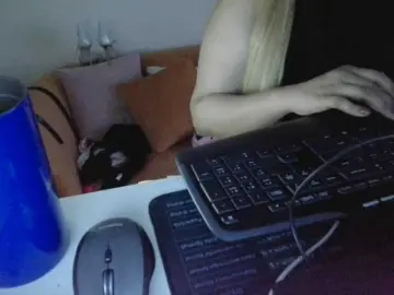 JulieJoe  live sex cam