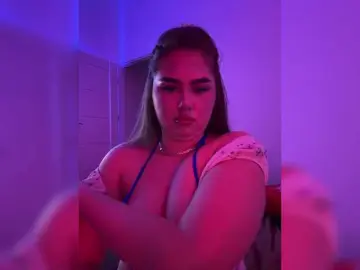 Kristy12  live sex cam