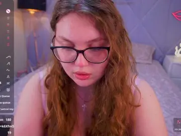 LuxSopphia  live sex cam