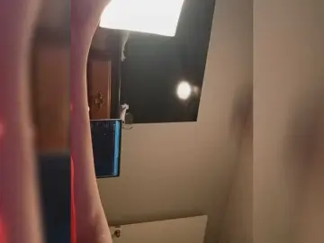 QUEENOFMEN  live sex cam