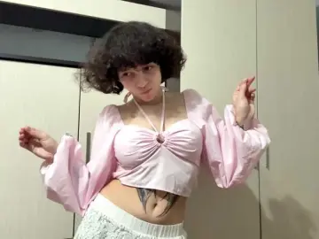 Nikatyan  live sex cam