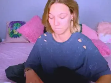 WhiteSoul  live sex cam