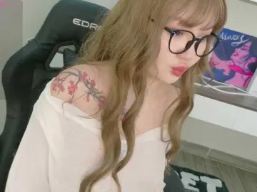 Sakuraclover  live sex cam