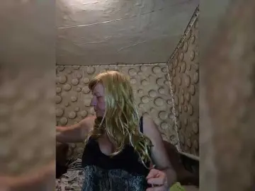 FameLara  live sex cam