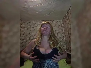 FameLara  live sex cam