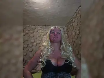 FameLara  live sex cam