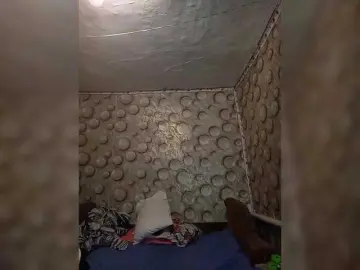 FameLara  live sex cam