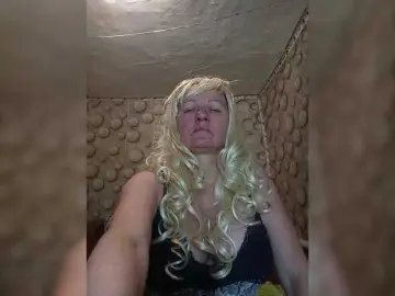 FameLara  live sex cam