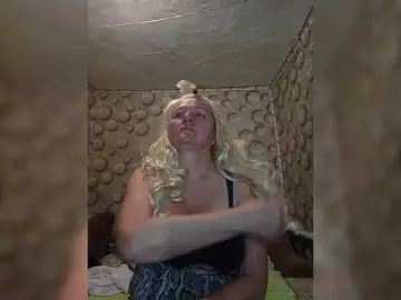 FameLara  live sex cam