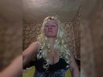 FameLara  live sex cam