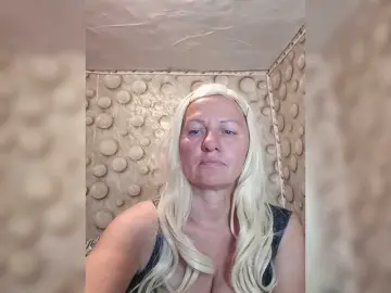 FameLara  live sex cam