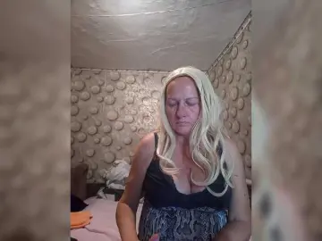 FameLara  live sex cam