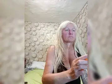 FameLara  live sex cam