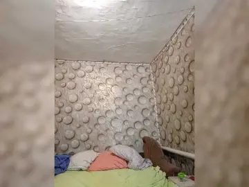 FameLara  live sex cam