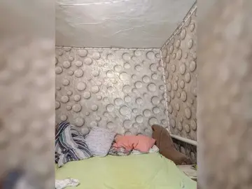 FameLara  live sex cam