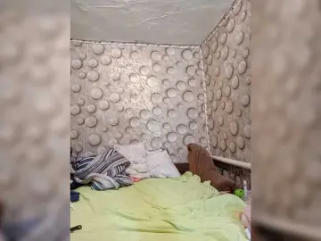 FameLara  live sex cam