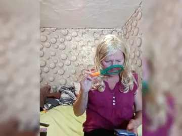 FameLara  live sex cam