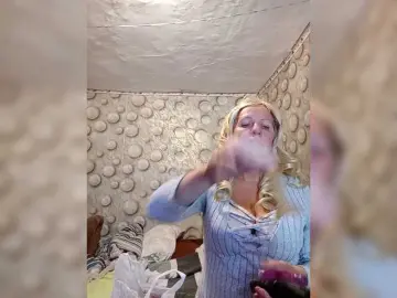 FameLara  live sex cam