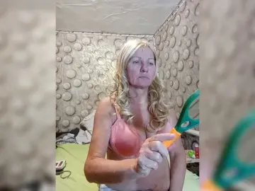 FameLara  live sex cam