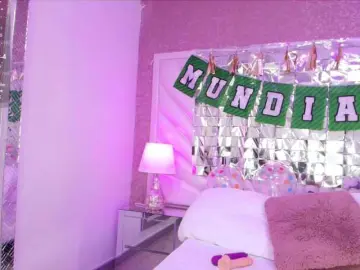 LenaThomson  live sex cam