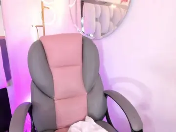 Mia-Nyxie  live sex cam