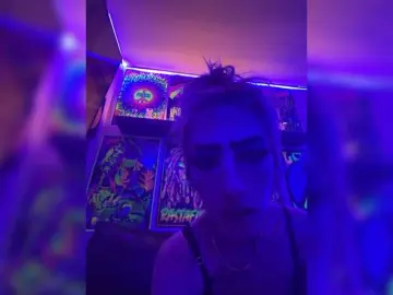 Prettykittee101  live sex cam