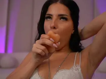 VelvetKaia  live sex cam