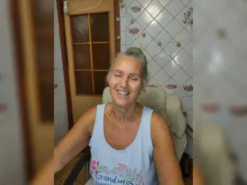 Lyukaya  live sex cam