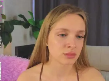 CrimsonAura  live sex cam