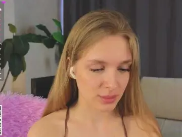 CrimsonAura  live sex cam