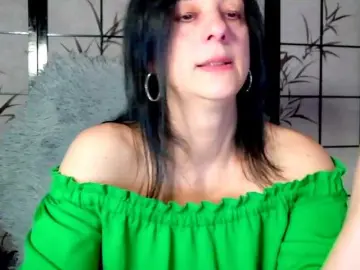 SweetLongLips  live sex cam