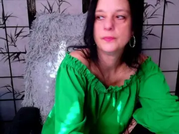 SweetLongLips  live sex cam