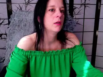 SweetLongLips  live sex cam