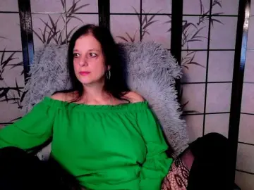SweetLongLips  live sex cam