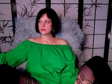 SweetLongLips  live sex cam