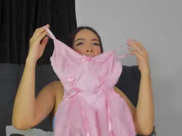 Evelin-33  live sex cam