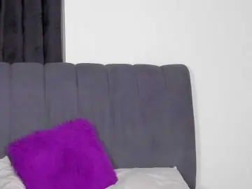 Evelin-33  live sex cam