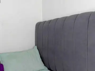 Evelin-33  live sex cam