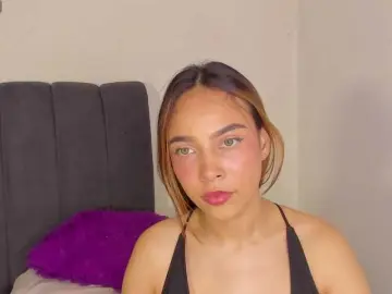 Evelin-33  live sex cam