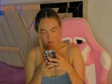 Evelin-33  live sex cam