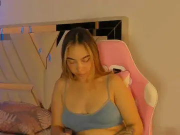 Evelin-33  live sex cam