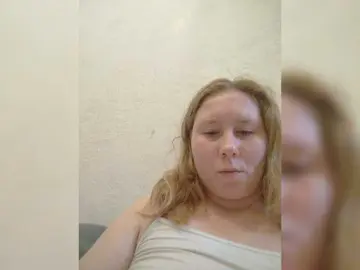 Harmfulangel  live sex cam