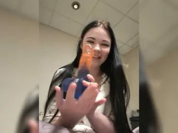 Kittydream-x  live sex cam