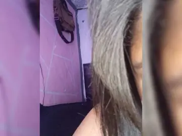 Vanessa333  live sex cam
