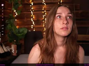 Frecklesgirl  live sex cam